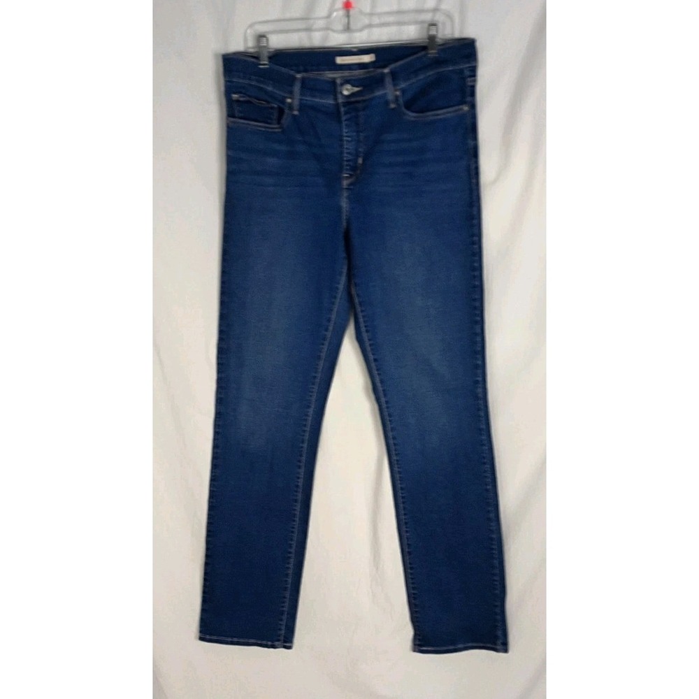 Levi's 314 Shaping Straight Women's Blue Jeans‎  Size 32
